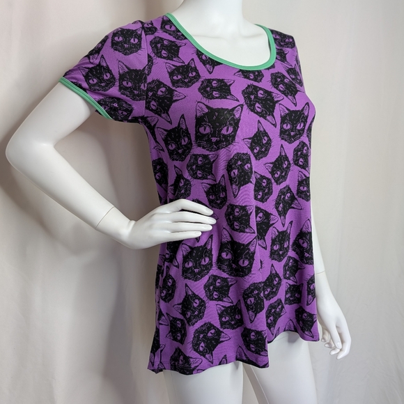 Purple & Black Cat Face Print Long Length Scoop Neck Short Sleeve Top - Picture 3 of 6